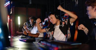 Winning Strategies for Competitive Gaming